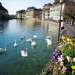 Swisshut Bed & Breakfast Sigriswil