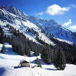 Swisshut Bed & Breakfast 2*