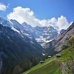 Frühstückspension Swisshut 2*