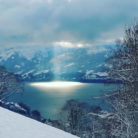 Swisshut Bed & Breakfast Sigriswil