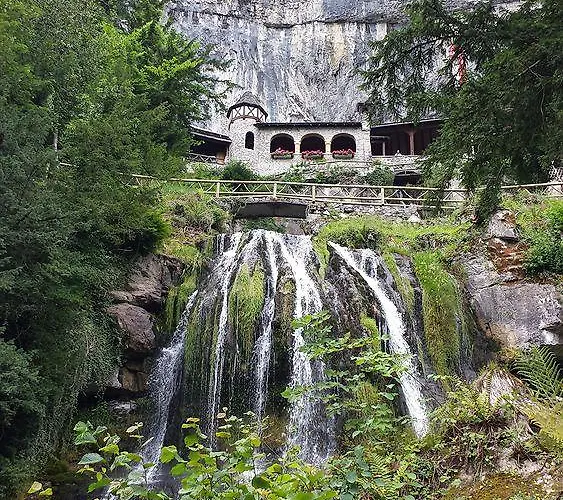 Swisshut Bed & Breakfast Sigriswil