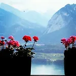 Bed & Breakfast Swisshut 2*