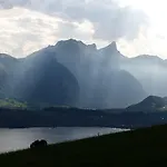 Swisshut Bed & Breakfast Sigriswil