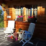Swisshut Bed & Breakfast 2*