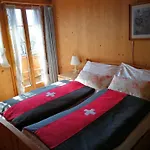Swisshut 2*